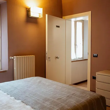Casa Gotica 3*